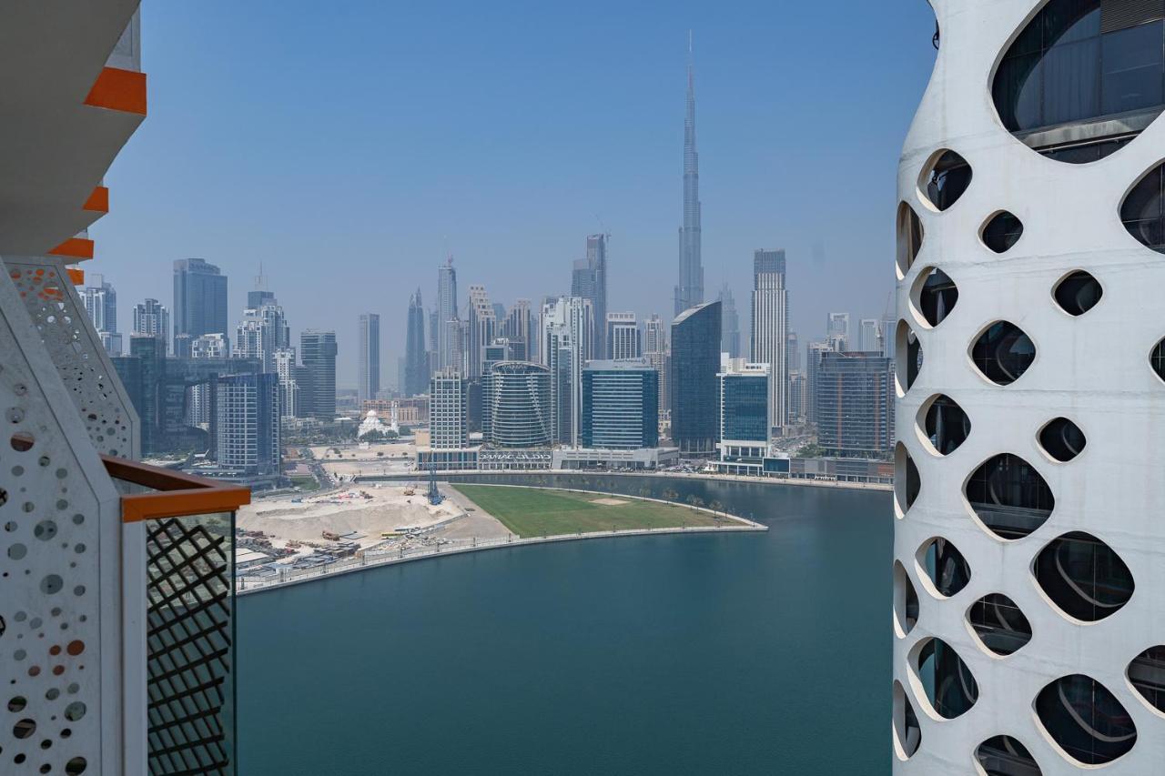 Cobalt With Burj Khalifa View- Suiteable Apartment Dubai